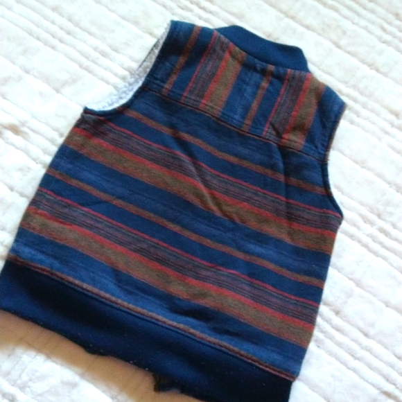 3T: OshKosh Lined Vest - Picture 5 of 6